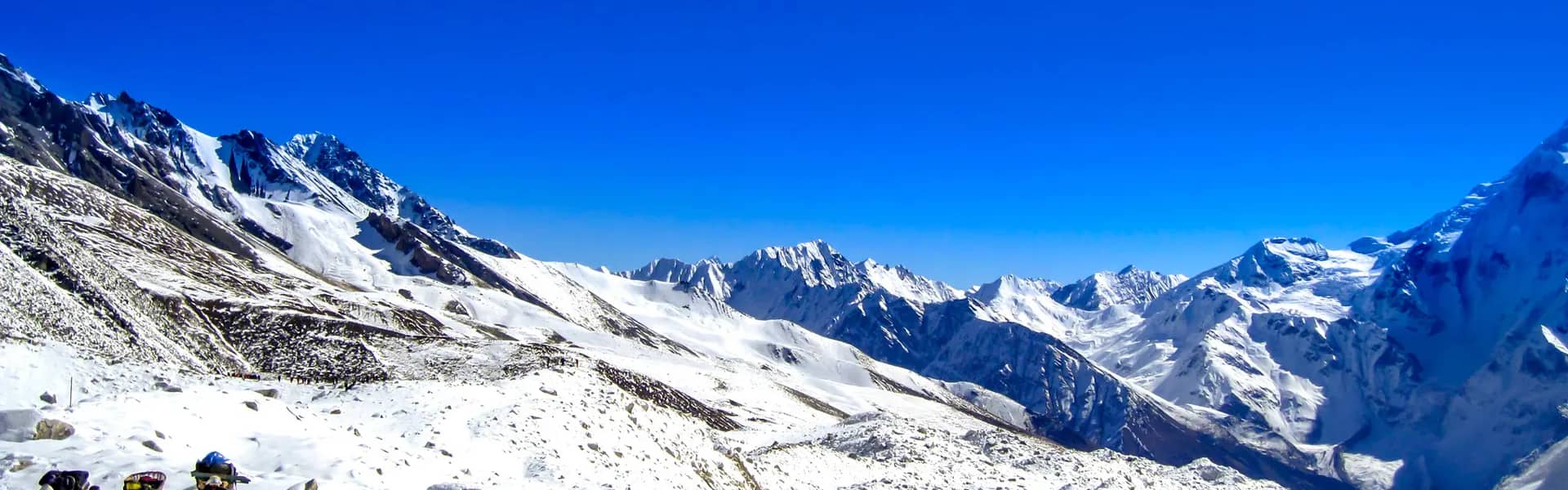 Manaslu Circuit Trek with Larka La Pass